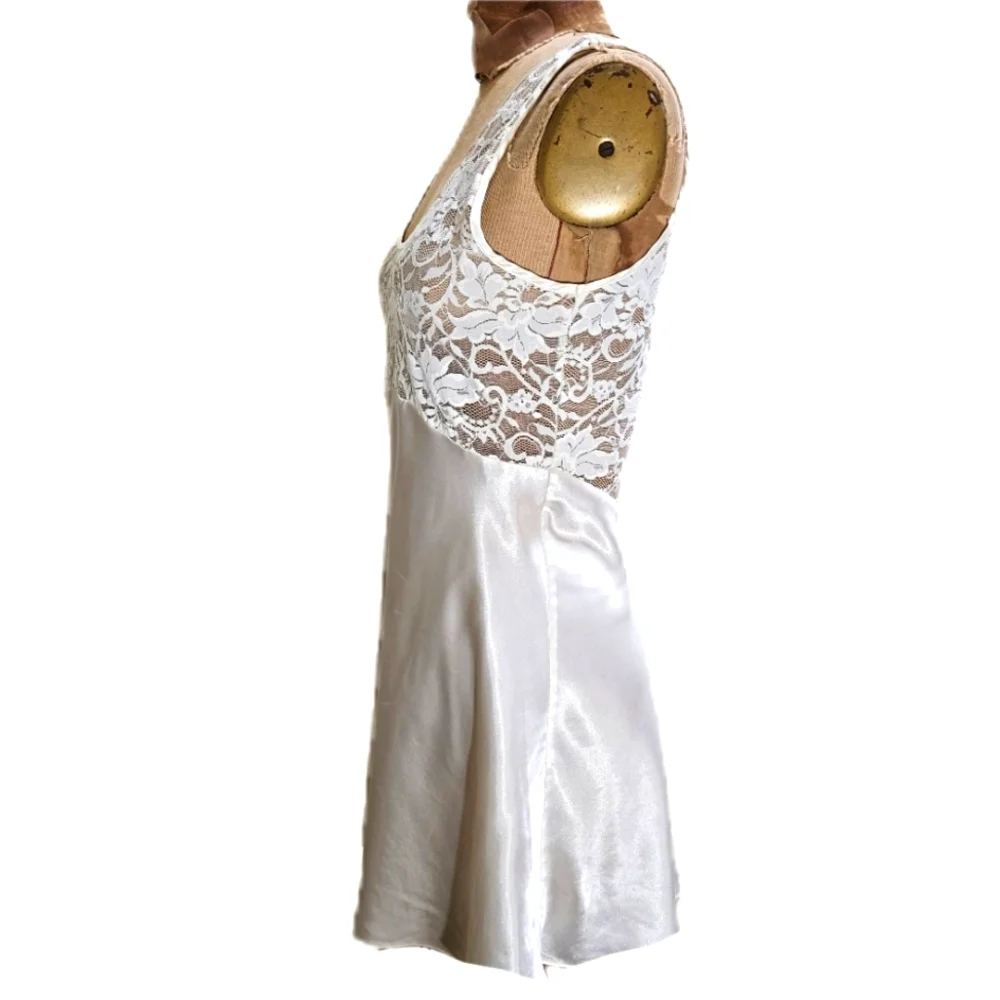 Victoria's Secret lacy short chemise  nightie dress size Medium
